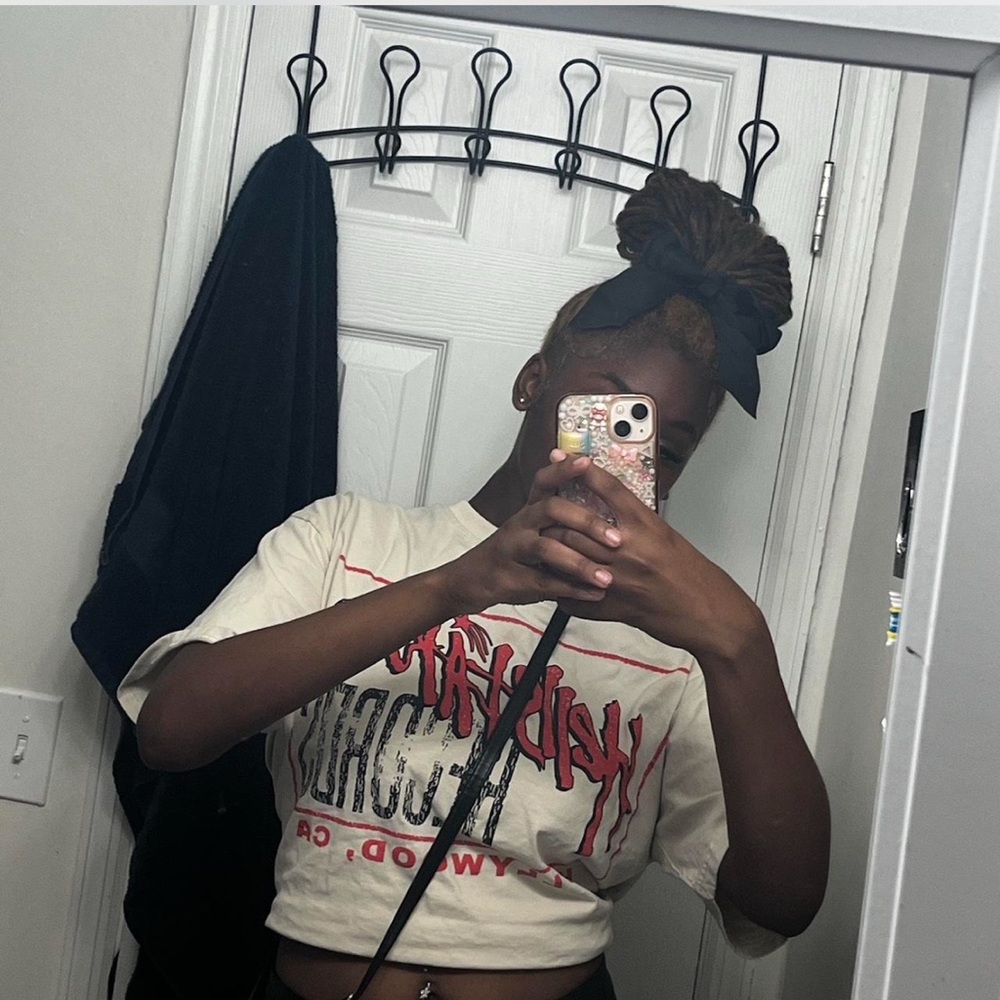 Cream hellstar shirt